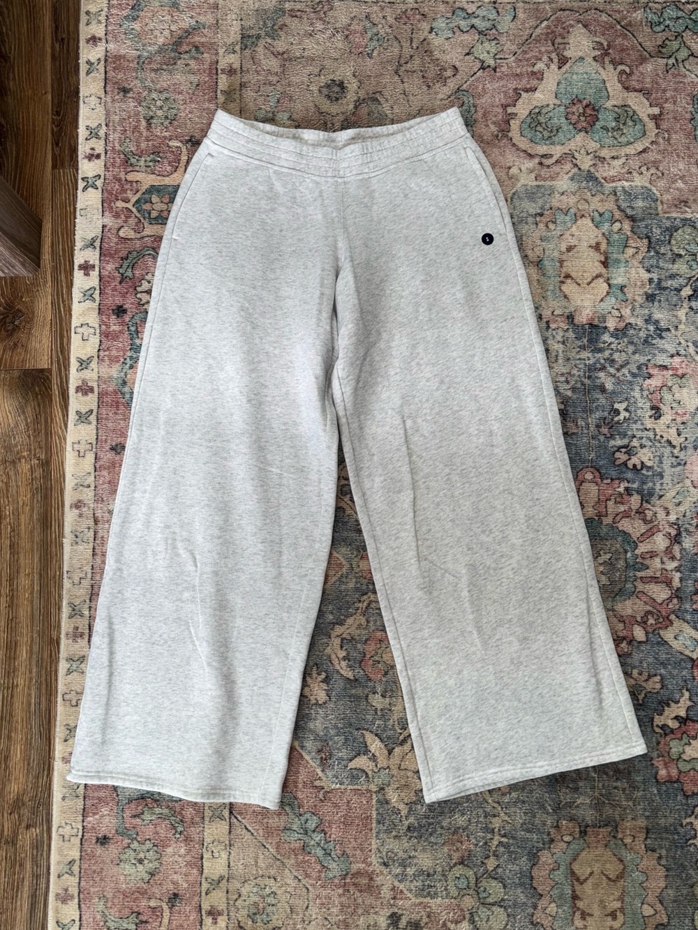 NWT Hollister Baggy Grey Sweatpants - Picture 2 of 11
